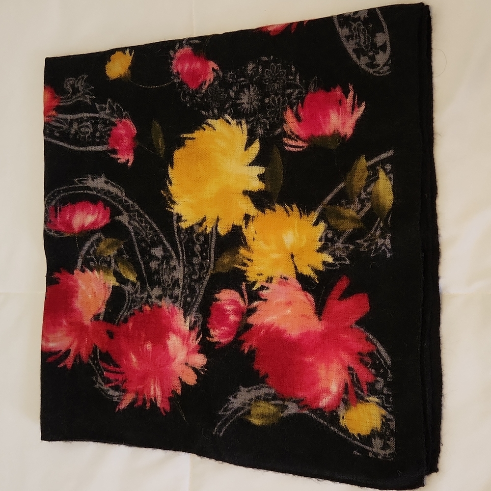 Echo Wool Blend Floral Scarf 32" x 31"
